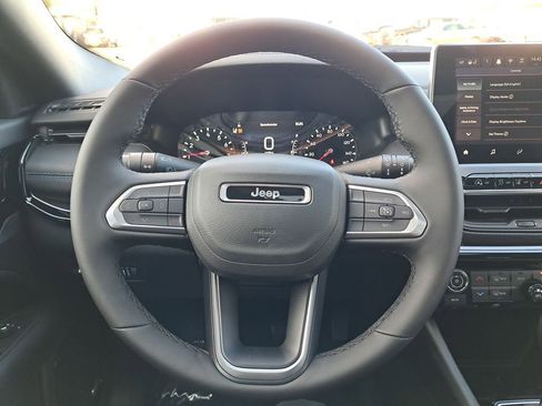 New 2026 Jeep Compass Latitude w/ Sun and Sound Group AWD/4WD image 18