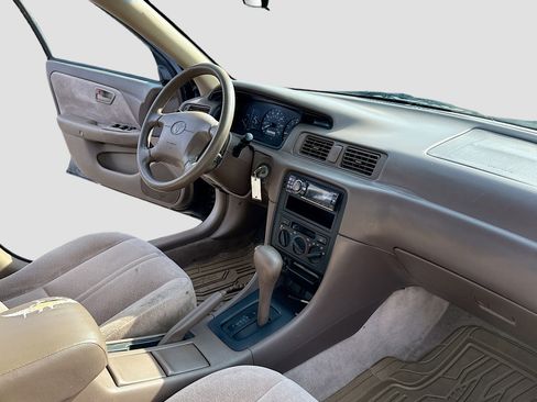 Used 1997 Toyota Camry LE image 5