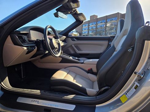 Used 2025 Porsche 911 Carrera image 25