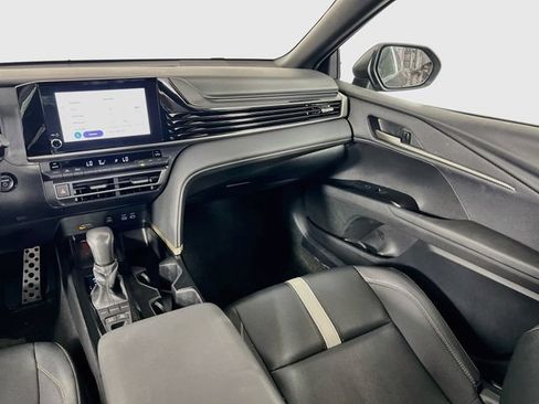 Used 2025 Toyota Camry SE FWD image 23