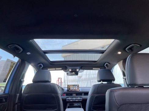 Used 2023 Honda Pilot TrailSport image 36