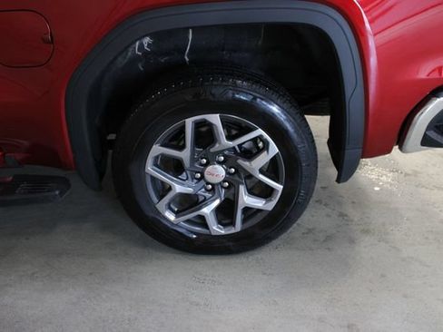 Used 2024 GMC Sierra 1500 SLT w/ SLT Premium Plus Package AWD/4WD image 32