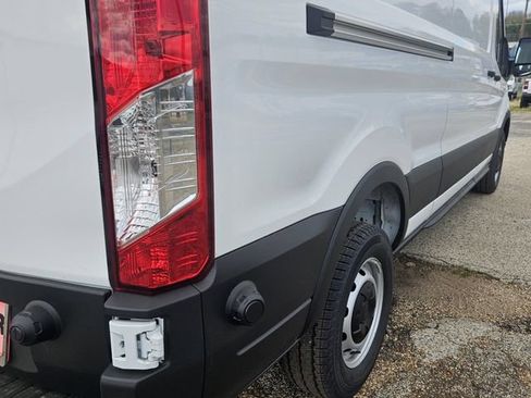 New 2026 Ford Transit 250 148 Medium Roof w/ Load Area Protection Package RWD image 7