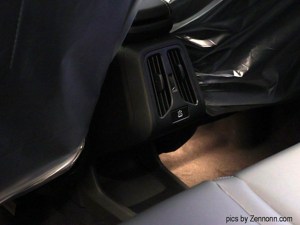Used 2027 BMW X1 xDrive28i AWD/4WD image 14