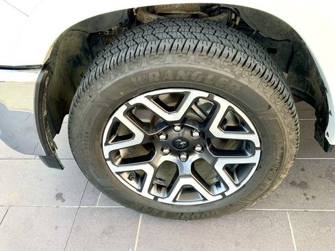 Used 2025 RAM 1500 Laramie image 10