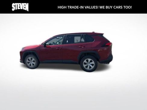 Used 2022 Toyota RAV4 LE image 3