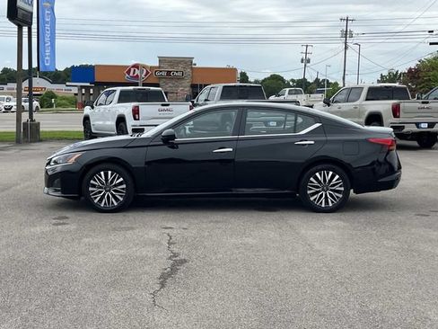 Used 2025 Nissan Altima 2.5 SV FWD image 7