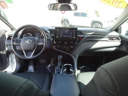 Certified 2021 Toyota Camry LE image 22
