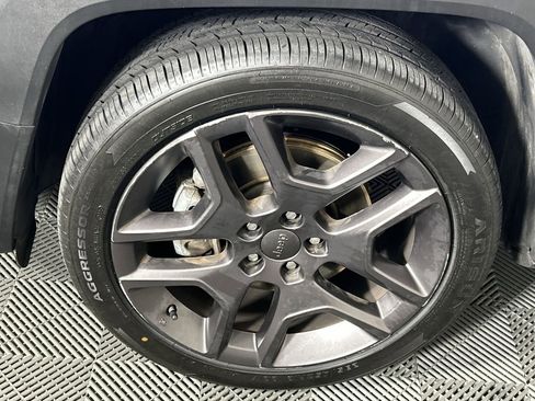 Used 2021 Jeep Renegade Latitude image 9