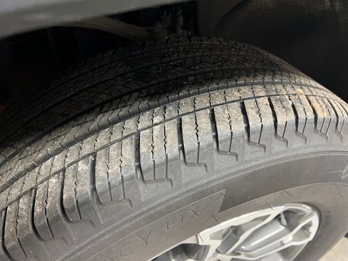 Used 2019 GMC Sierra 1500 SLE w/ SLE Value Package image 24