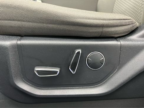 Used 2016 Ford F150 XLT w/ Equipment Group 302A Luxury image 6