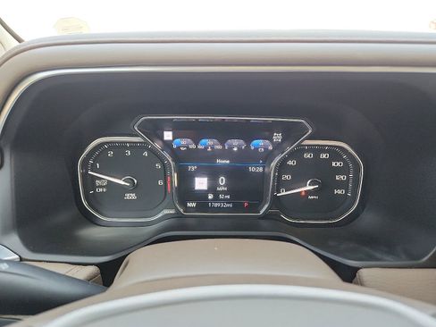 Used 2021 GMC Yukon XL Denali w/ Denali Premium Package image 19