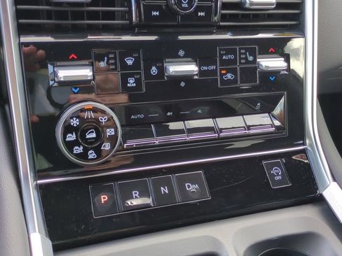 Used 2025 Nissan Armada SL w/ Captain's Chari Seat Package AWD/4WD image 20