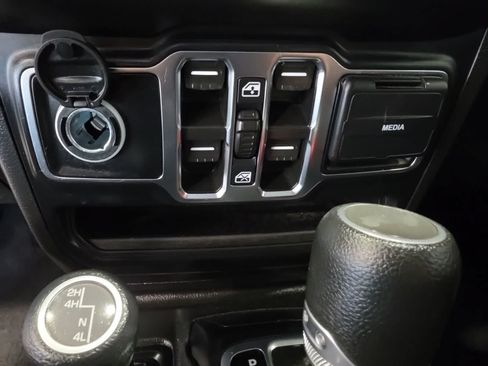 Used 2022 Jeep Wrangler Unlimited Sport AWD/4WD image 22