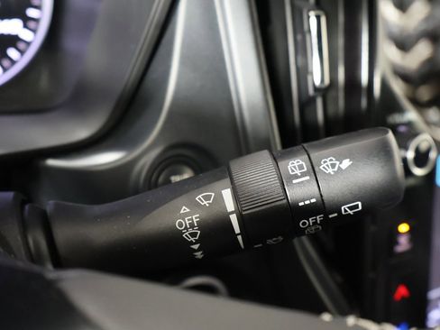 Used 2025 Subaru Forester Premium image 40