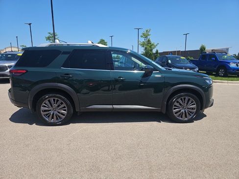 Used 2023 Nissan Pathfinder SL w/ SL Premium Package AWD/4WD image 6