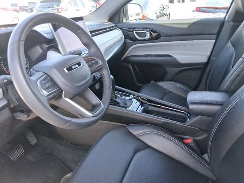 Used 2025 Jeep Compass Limited AWD/4WD image 15