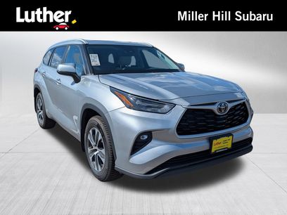 Used 2023 Toyota Highlander XLE