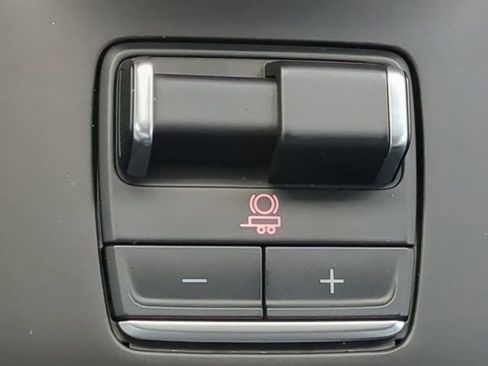 Used 2025 GMC Sierra 1500 AT4 w/ AT4 Premium Package image 30