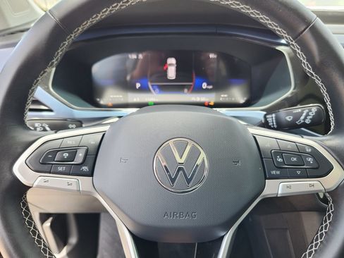 Certified 2024 Volkswagen Taos SE AWD/4WD image 18