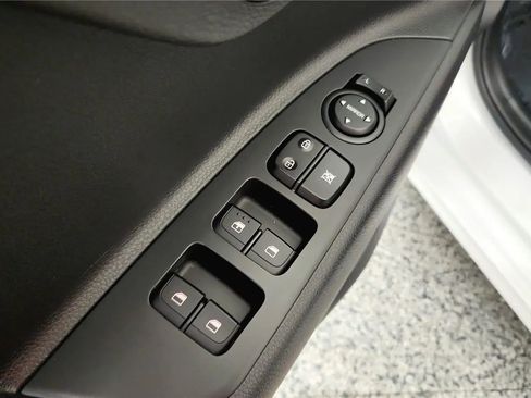 Used 2023 Kia Rio S w/ Technology Package image 29