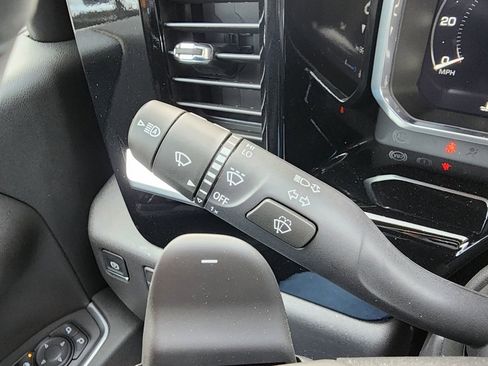 New 2026 GMC Sierra 1500 SLT image 23