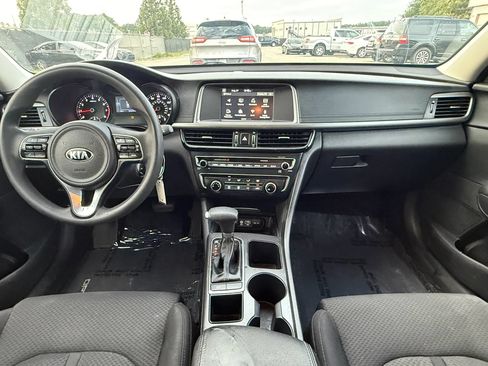Used 2018 Kia Optima LX FWD image 3