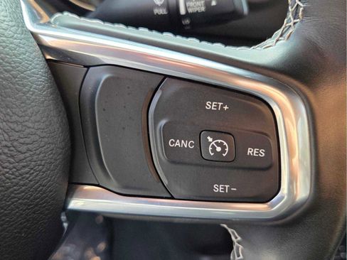 Used 2023 Jeep Wrangler Unlimited Sahara w/ Cold Weather Group AWD/4WD image 31