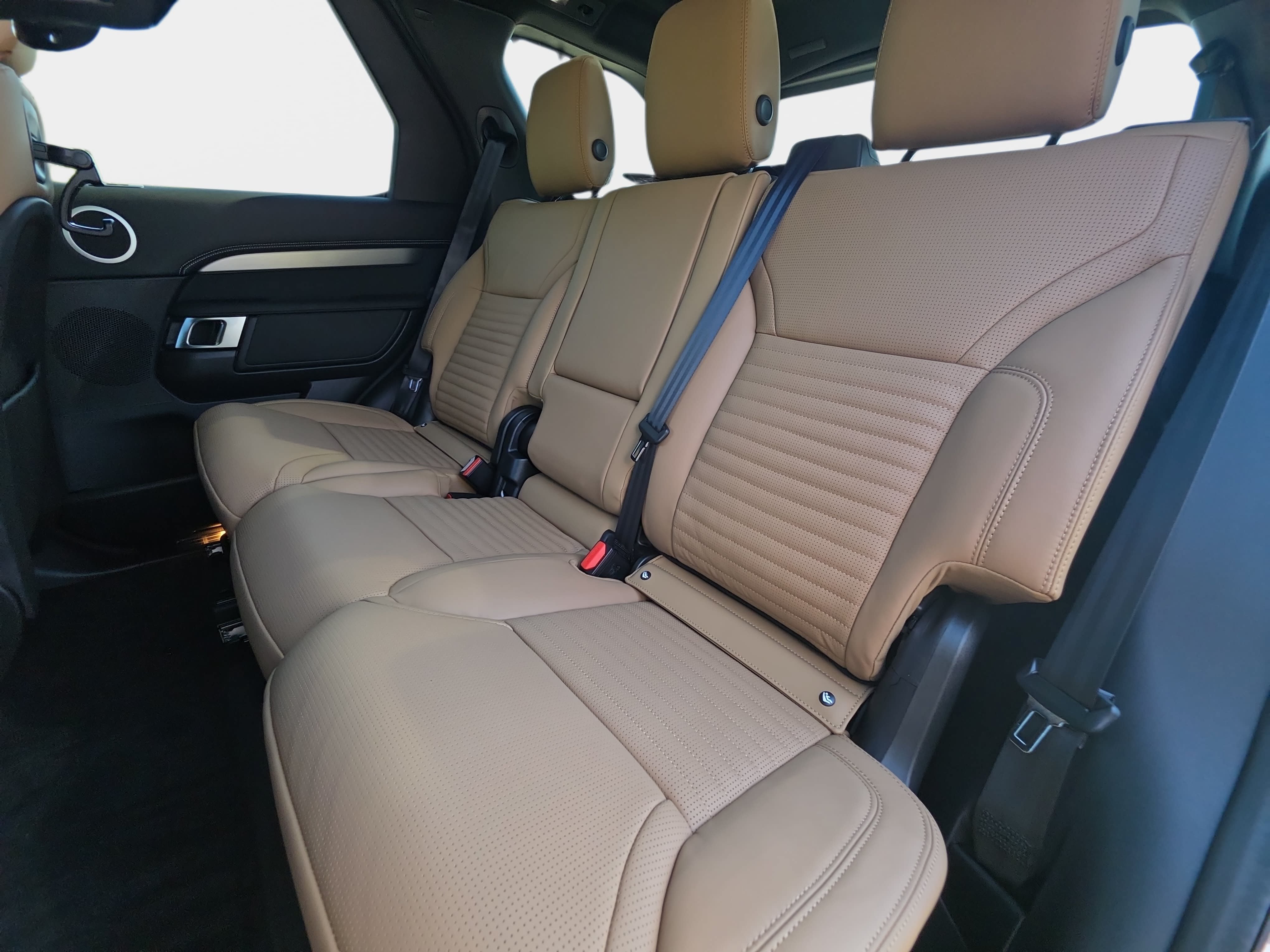 New 2026 Land Rover Discovery Dynamic SE AWD/4WD image 14