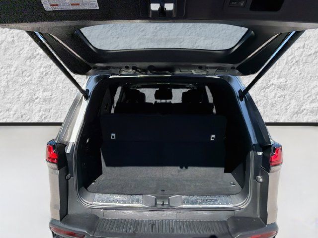 Used 2023 Lexus LX 600 F Sport w/ Accessory Package (A2) AWD/4WD image 12