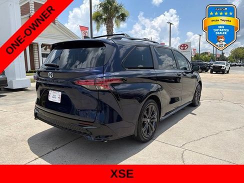 Used 2025 Toyota Sienna XSE FWD image 5