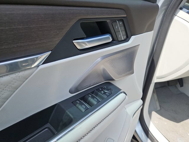 Used 2025 GMC Acadia Denali FWD image 19