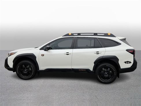 Used 2022 Subaru Outback Wilderness image 7