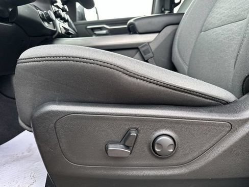 Used 2025 RAM 1500 Big Horn AWD/4WD image 16
