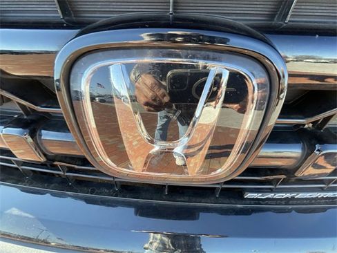 Used 2025 Honda Ridgeline Black Edition image 3