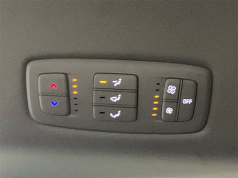 Used 2024 Kia Carnival LX image 26