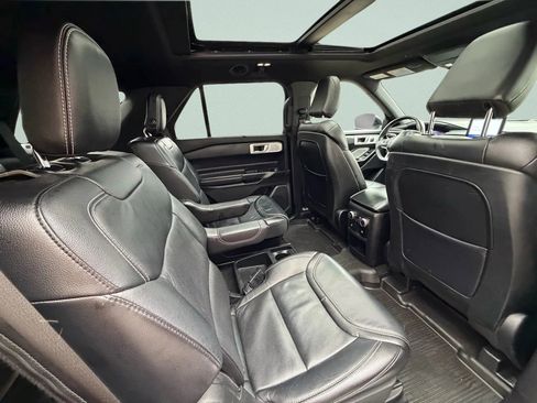 Used 2020 Ford Explorer ST w/ ST Street Pack image 13