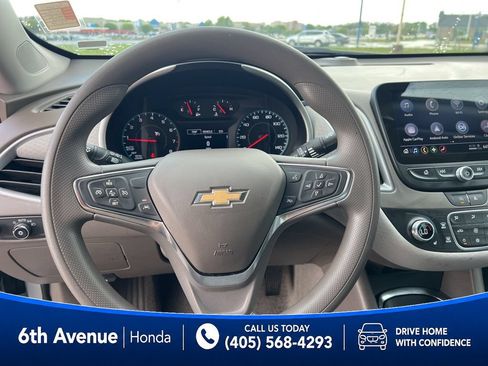 Used 2025 Chevrolet Malibu LT FWD image 14