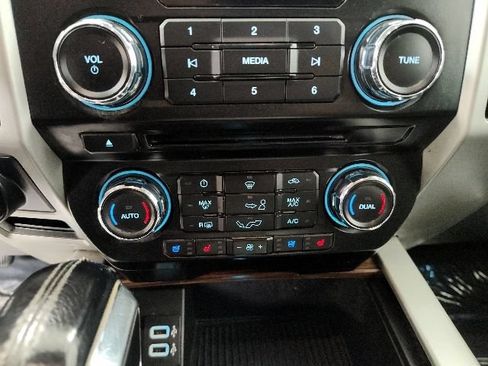 Used 2017 Ford F150 Lariat AWD/4WD image 27