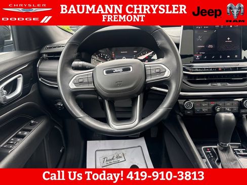 Used 2022 Jeep Compass Latitude w/ Sun and Sound Group AWD/4WD image 13