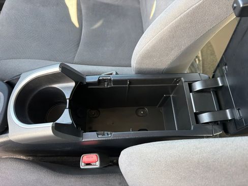 Used 2015 Toyota Prius Two FWD image 17