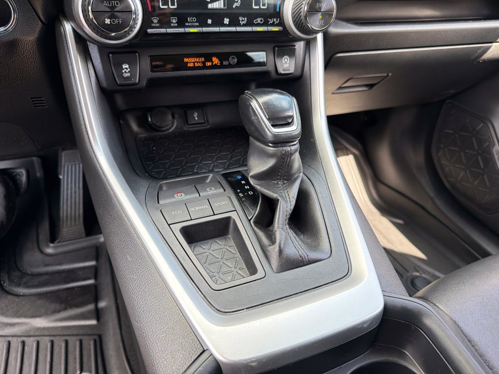 Used 2020 Toyota RAV4 XLE Premium FWD image 13
