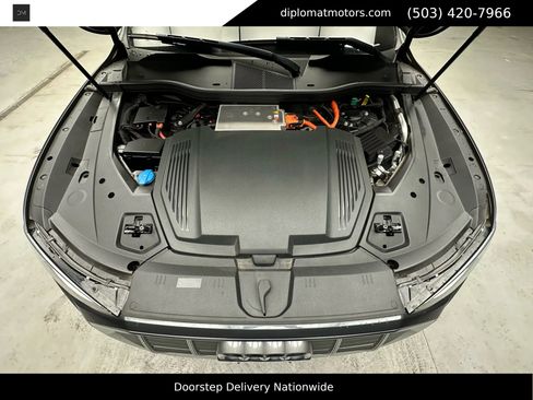 Used 2019 Audi e-tron Prestige w/ Prestige Package image 48