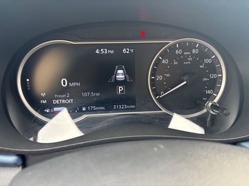 Used 2025 Nissan Versa SV image 37