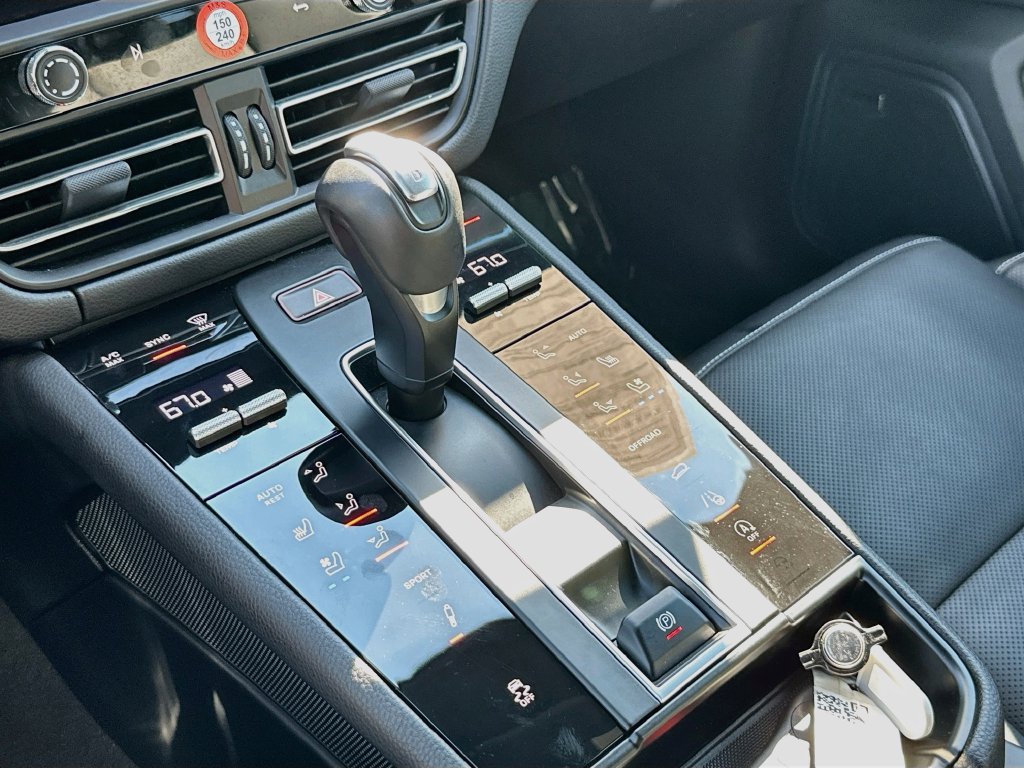 Certified 2026 Porsche Macan S AWD/4WD image 19