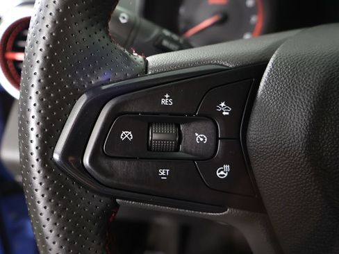 Used 2024 Chevrolet Trax RS w/ Sunroof Package FWD image 41