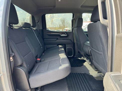 Used 2023 GMC Sierra 1500 SLE w/ Enhanced Capability Package AWD/4WD image 17