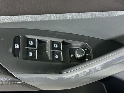 Used 2026 Volkswagen Jetta S FWD image 23