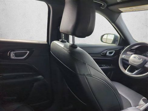 Used 2024 Jeep Compass Trailhawk AWD/4WD image 24