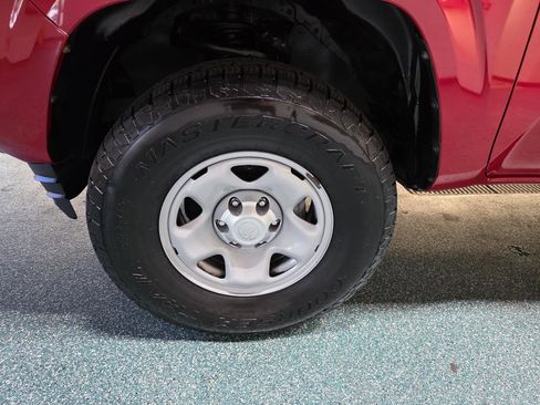 Used 2018 Toyota Tacoma SR w/ SR Convenience Package AWD/4WD image 12